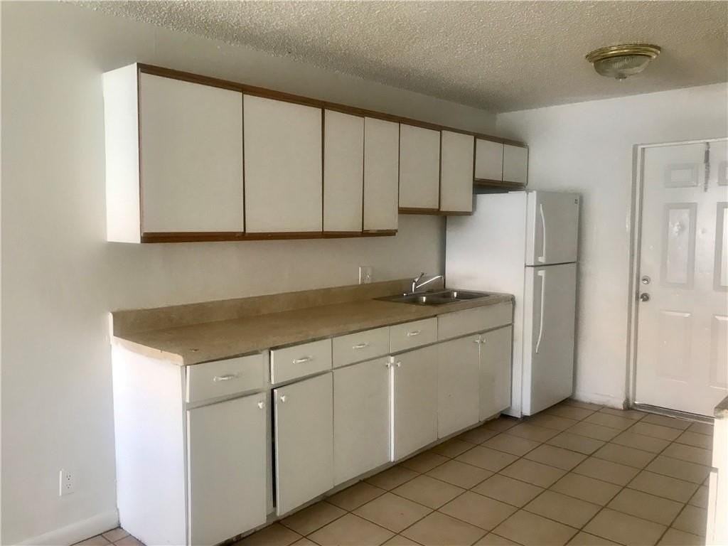 1038 Nw 8th Ave - Photo 4 of 14