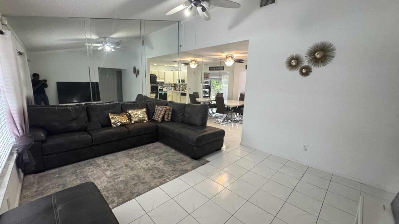 2255 Ida Way - Photo 4 of 14