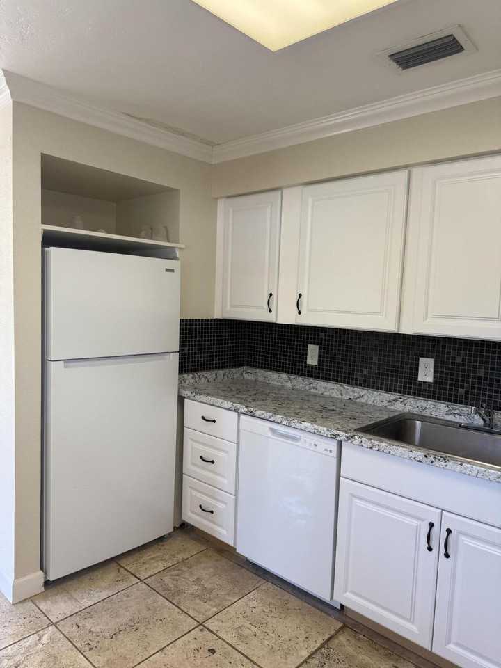 2565 Old Donald Ross Rd - Photo 2 of 20