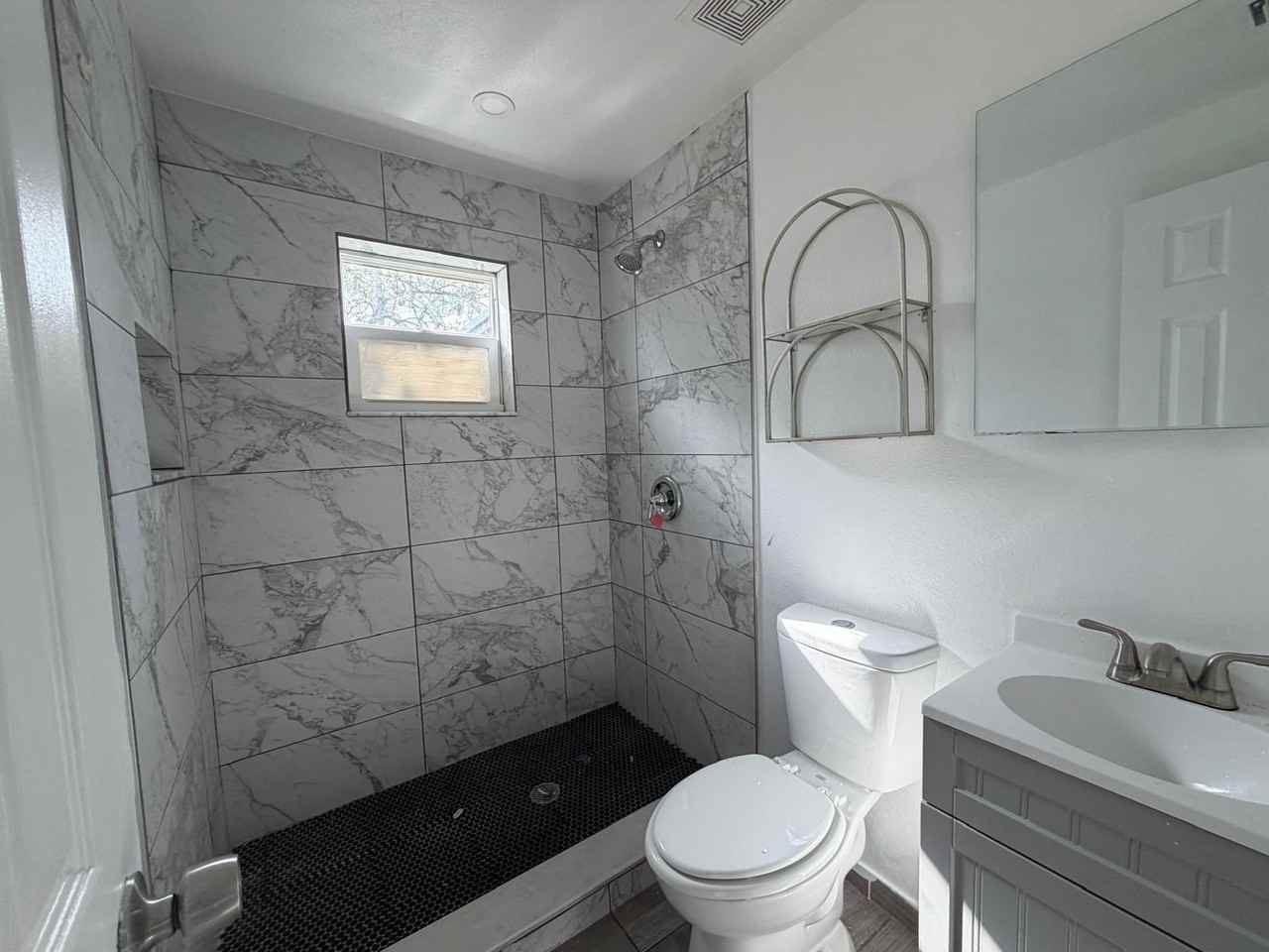 294 Sw 1st St - Photo 6 of 18