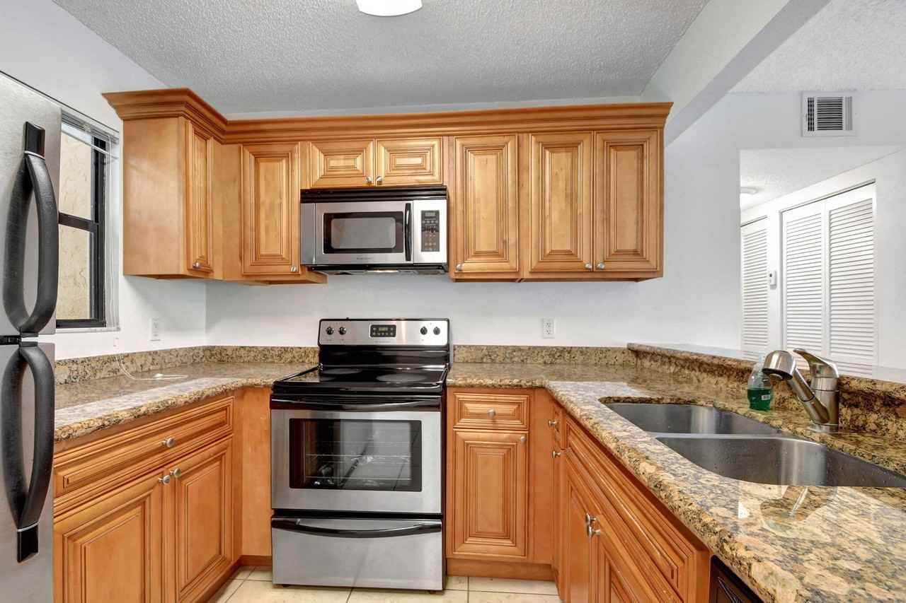 1495 Lake Crystal Dr #B - Photo 2 of 38
