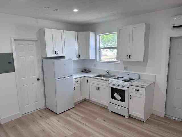 1616 1616 NW 5th Street #1 - Photo 4 of 7