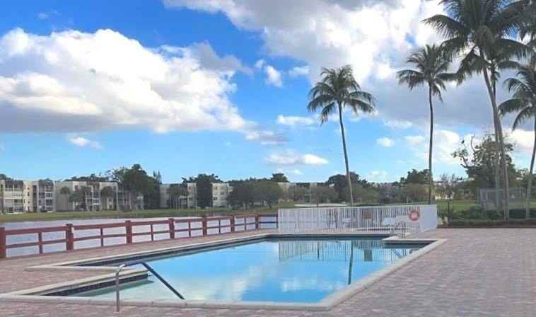 9411 Evergreen Pl #302 - Photo 3 of 19