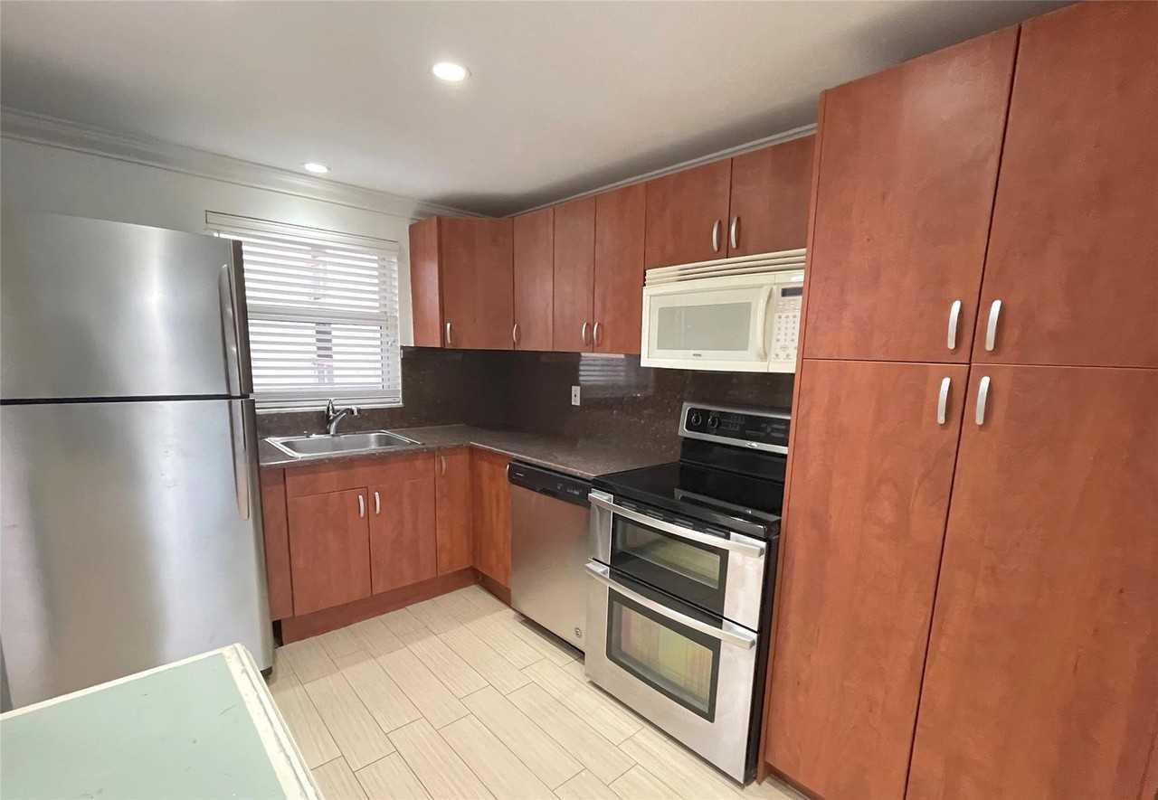 9411 Evergreen Pl #302 - Photo 4 of 19