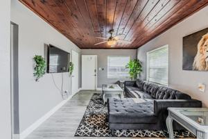 featured image of 112 W 34th St #1