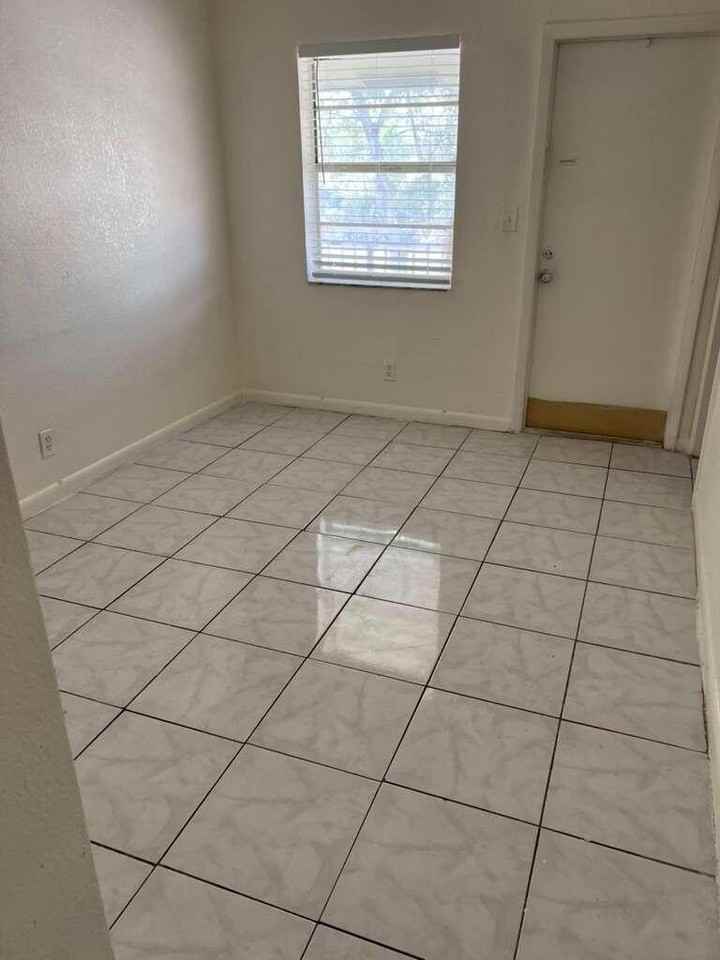 700 Nw 3rd Ave #1-8 - Photo 5 of 8