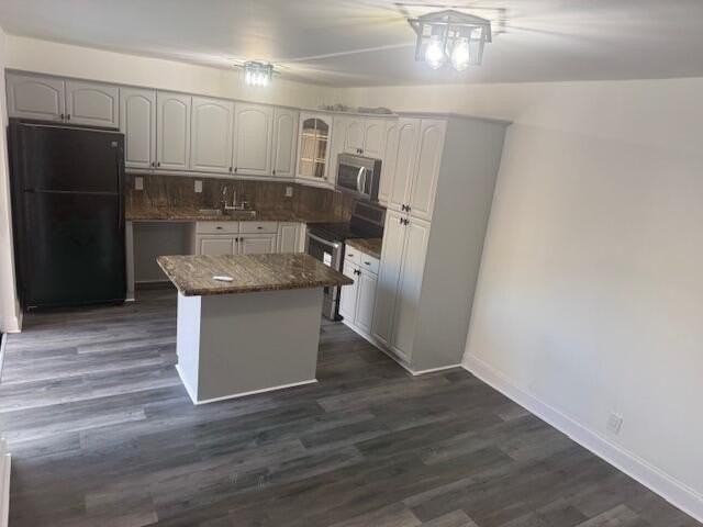 724 Springdale Cir - Photo 3 of 10