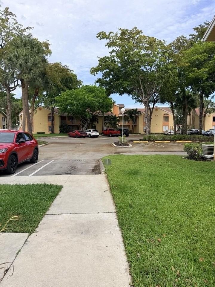 998 Coral Club Dr #998 - Photo 3 of 17