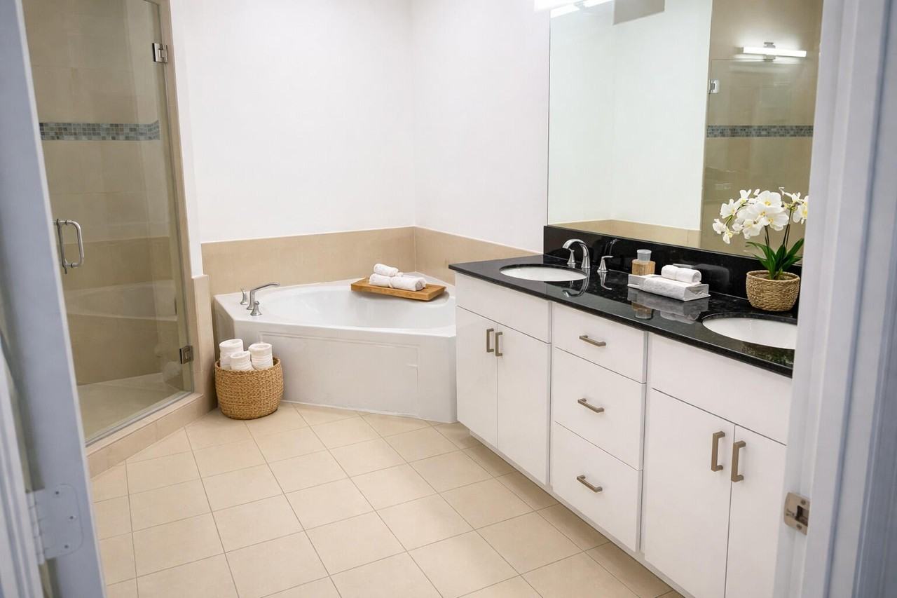 19105 Ne 8th Ct - Photo 6 of 15