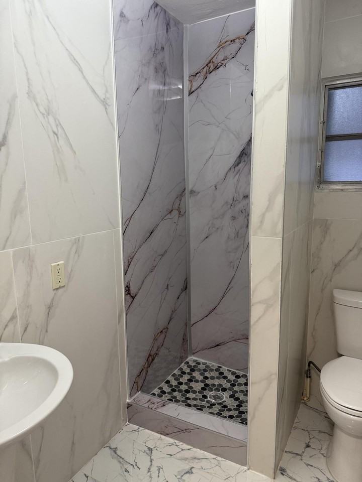 415 Sw 8th St - Photo 3 of 10