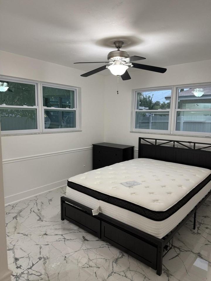 415 Sw 8th St - Photo 7 of 10