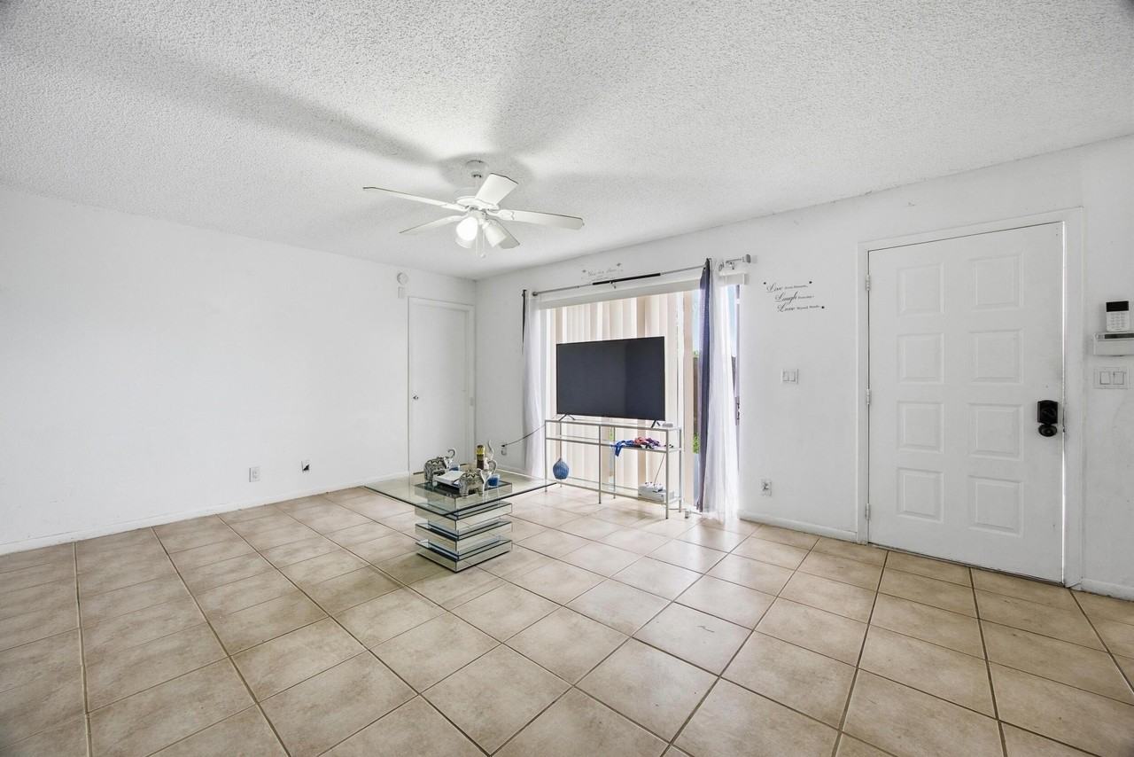 4102 Waterview Cir - Photo 6 of 21