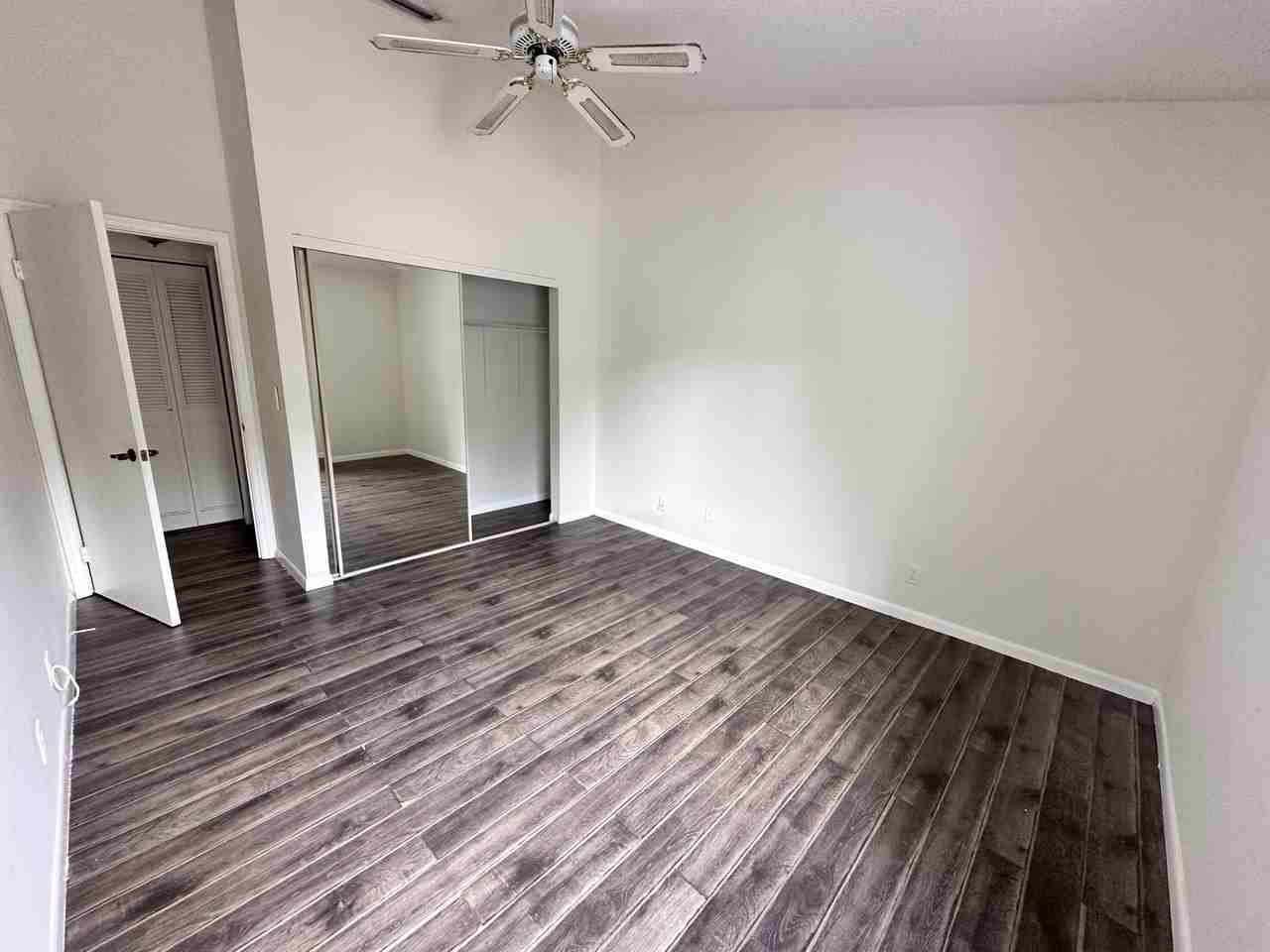 306 Harbour Pointe Way - Photo 3 of 20