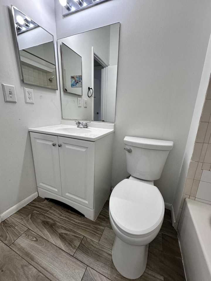 306 Harbour Pointe Way - Photo 4 of 20