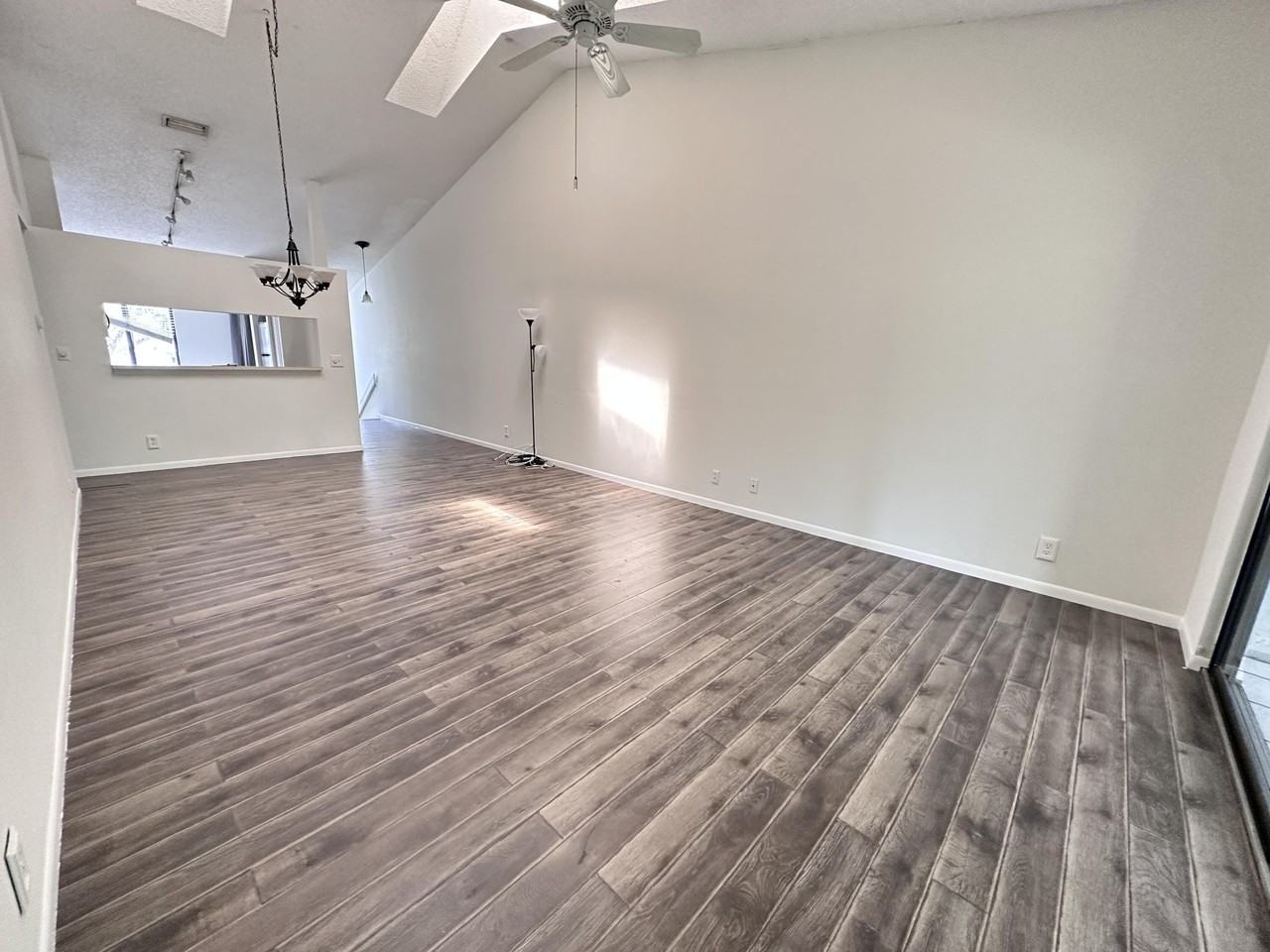 306 Harbour Pointe Way - Photo 6 of 20