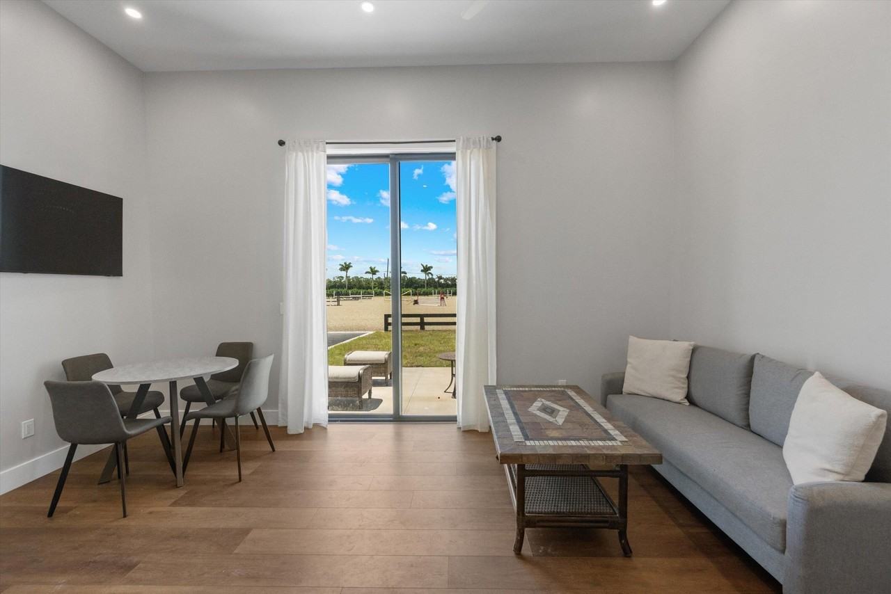 16175 Deer Path Ln - Photo 5 of 50