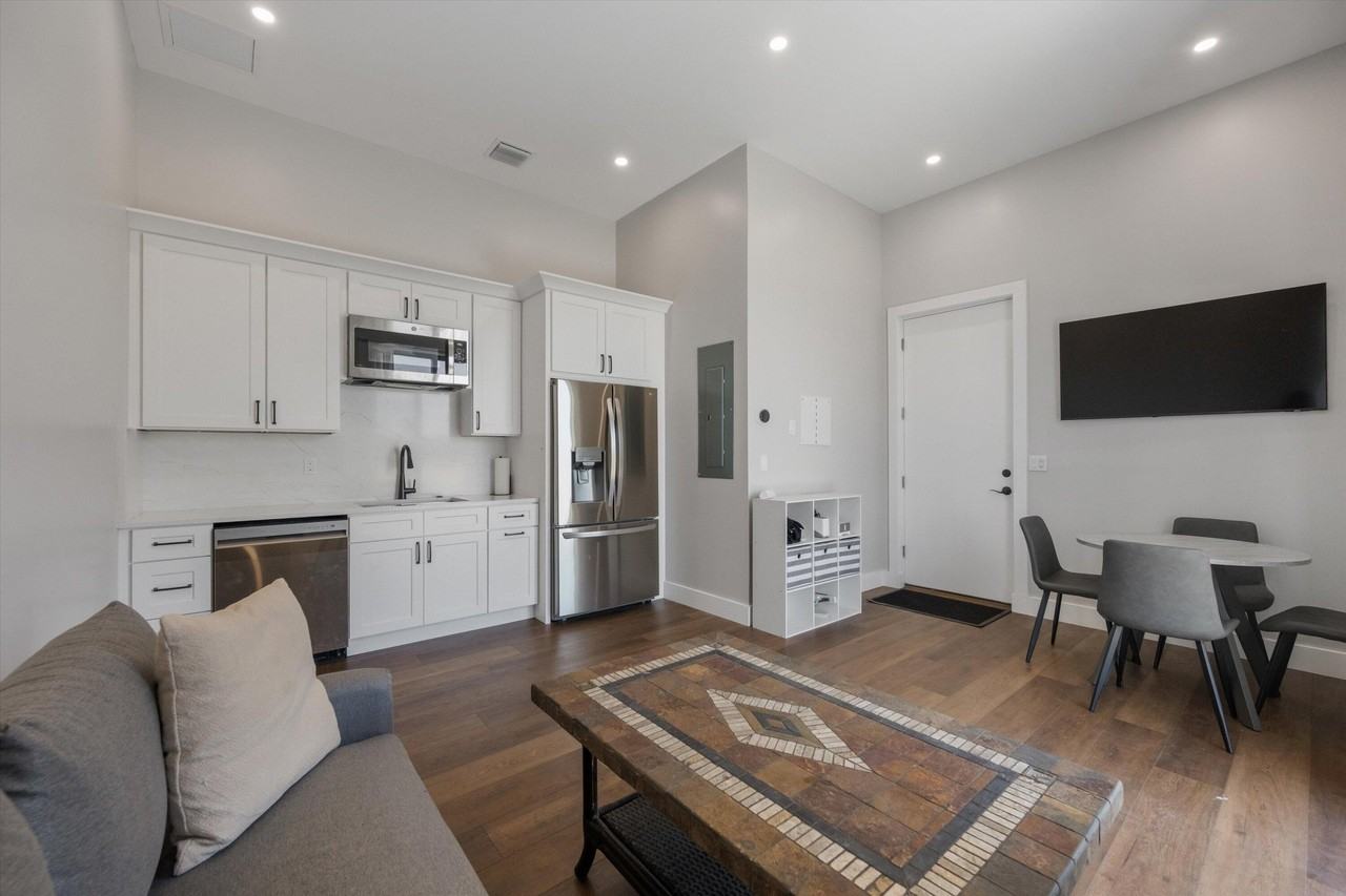 16175 Deer Path Ln - Photo 6 of 50