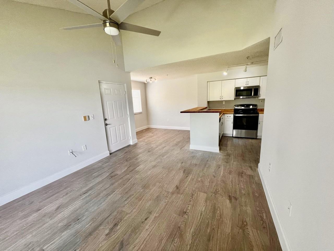 7840 Sonoma Springs Cir #208 - Photo 5 of 10