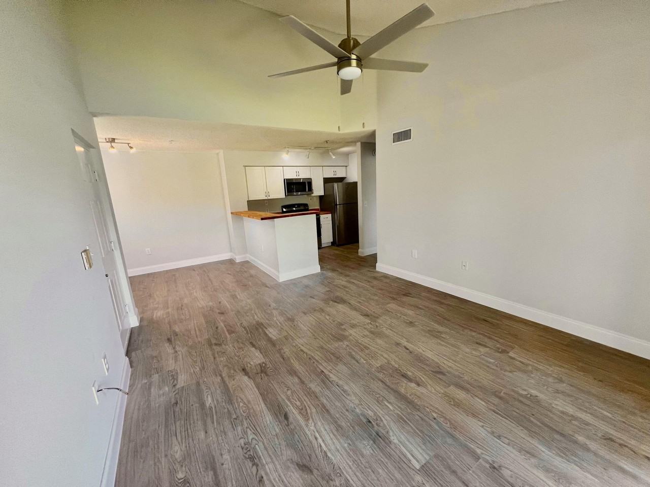 7840 Sonoma Springs Cir #208 - Photo 6 of 10