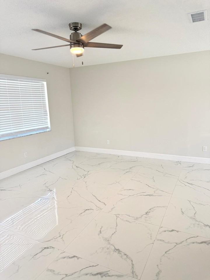 699 Nw Riverside Dr - Photo 6 of 23