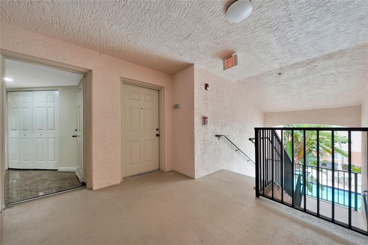 2005 Se 10th Ave #419 - Photo 6 of 50