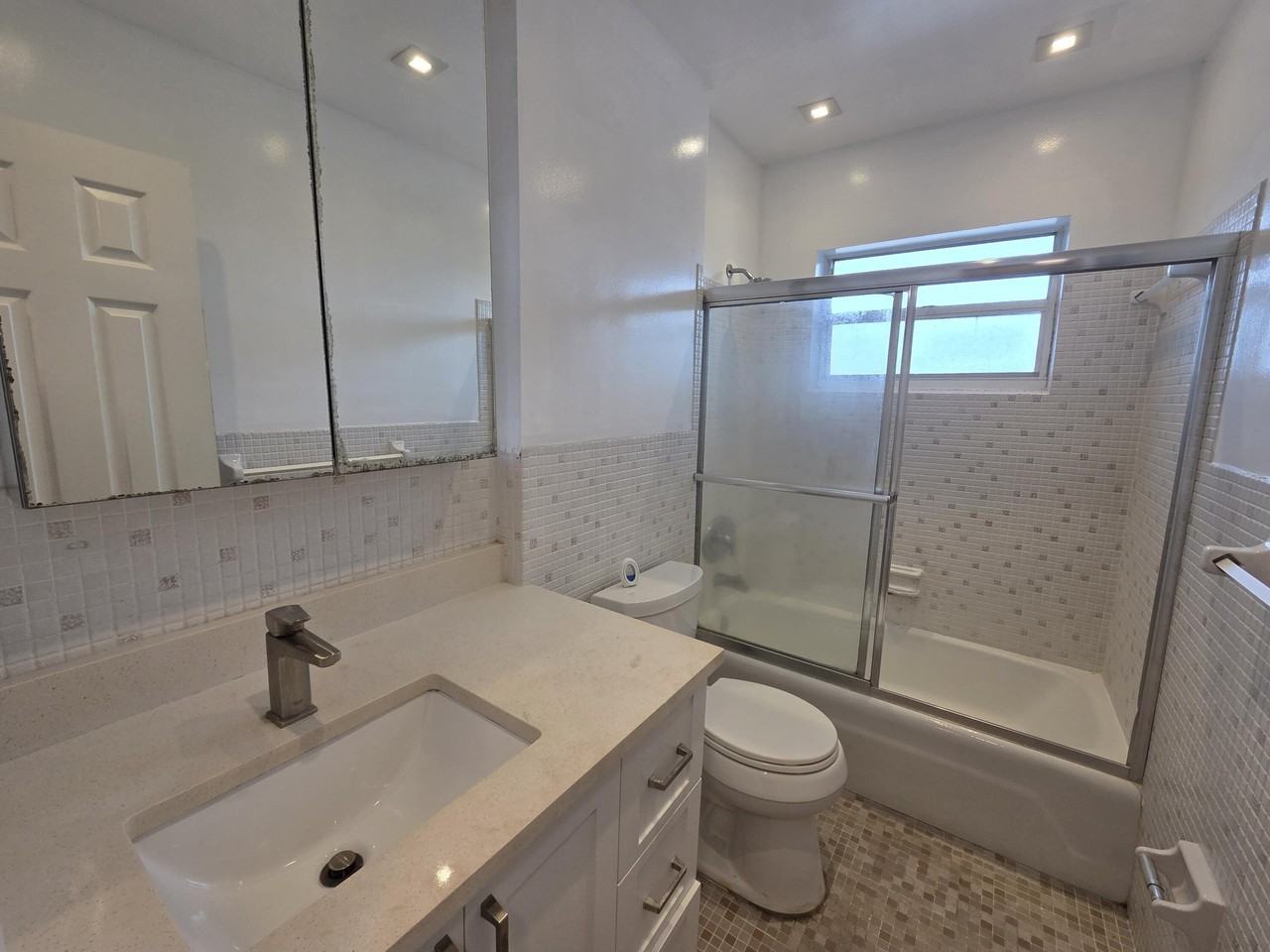 5630 Ne 18th Ave #304 - Photo 7 of 18