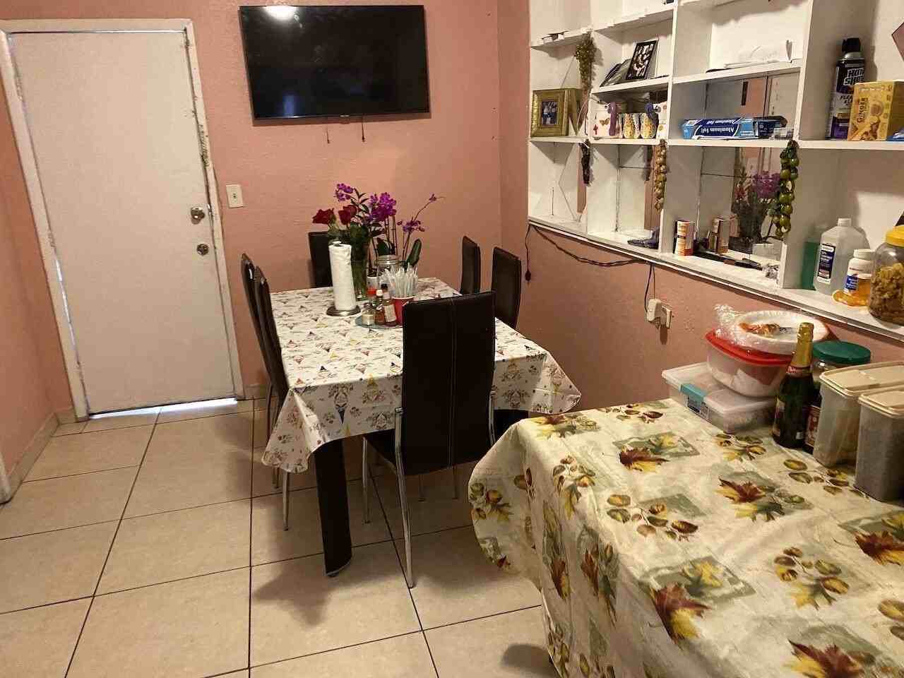 12920 Westview Dr #1 - Photo 4 of 17