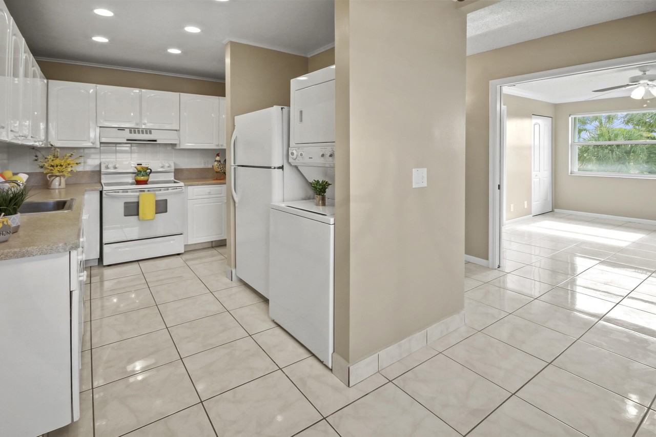 1421 Nw 20th Ave #204 - Photo 2 of 22