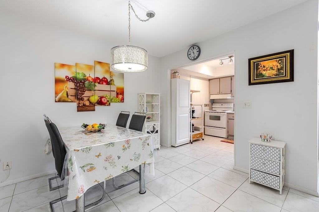 2995 Crosley Dr W #E - Photo 6 of 32