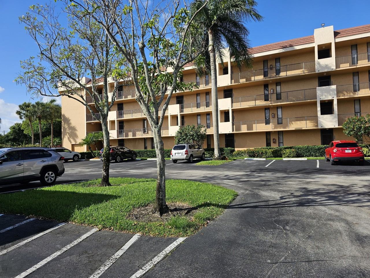 6017 Coral Lake Dr #205 - Photo 3 of 34