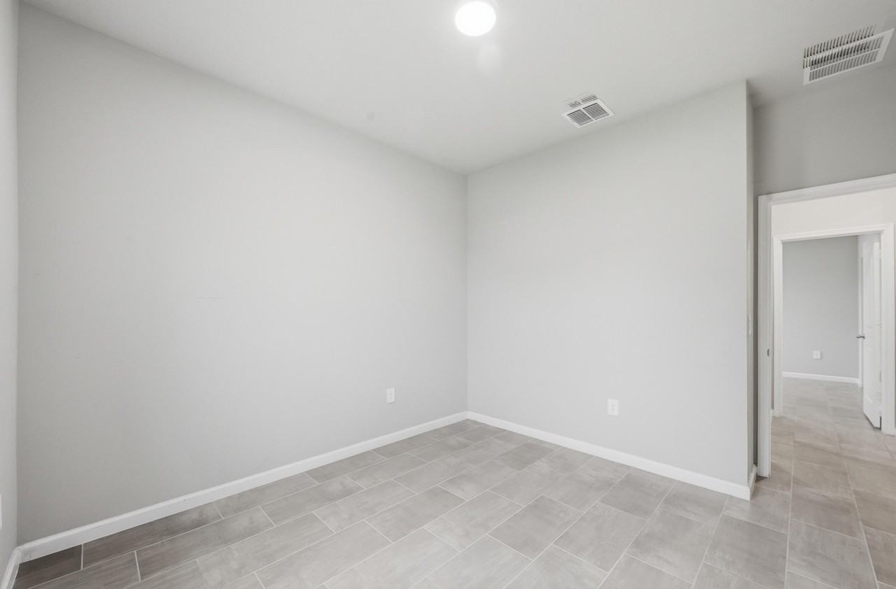 2866 Sw Rosetta St - Photo 6 of 33