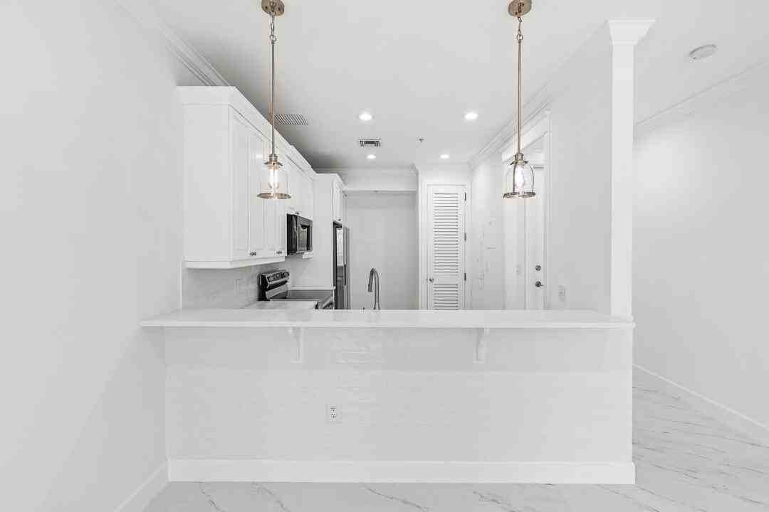 47 Sw Osceola St #206 - Photo 3 of 45