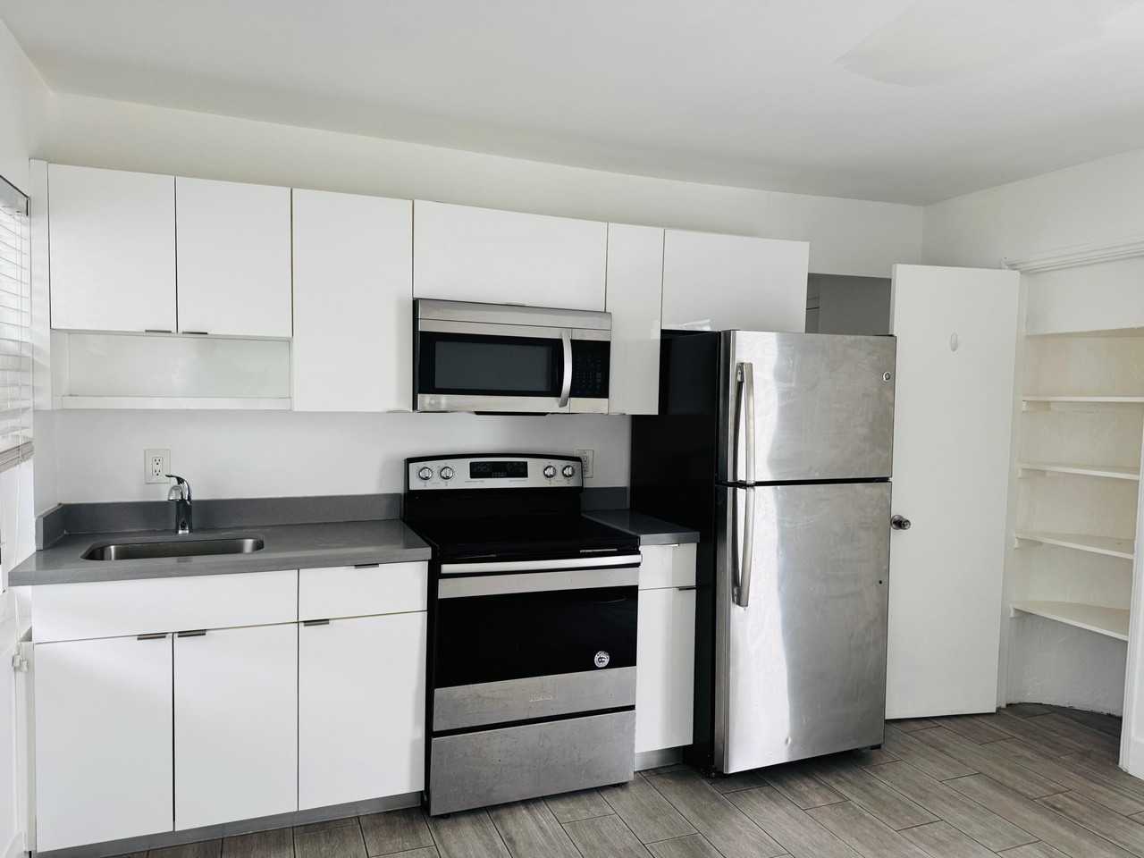 7910 Abbott Ave #6 - Photo 5 of 13