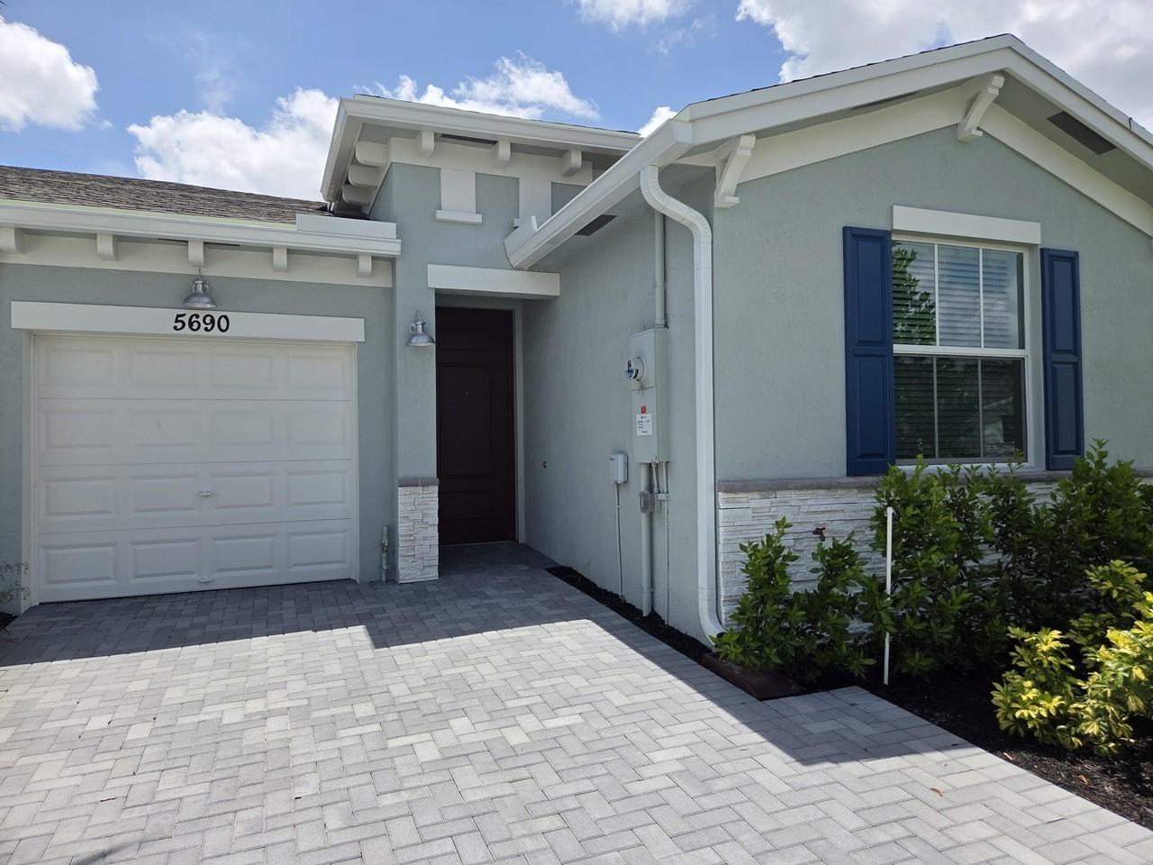 5690 Divine Dr - Photo 2 of 19