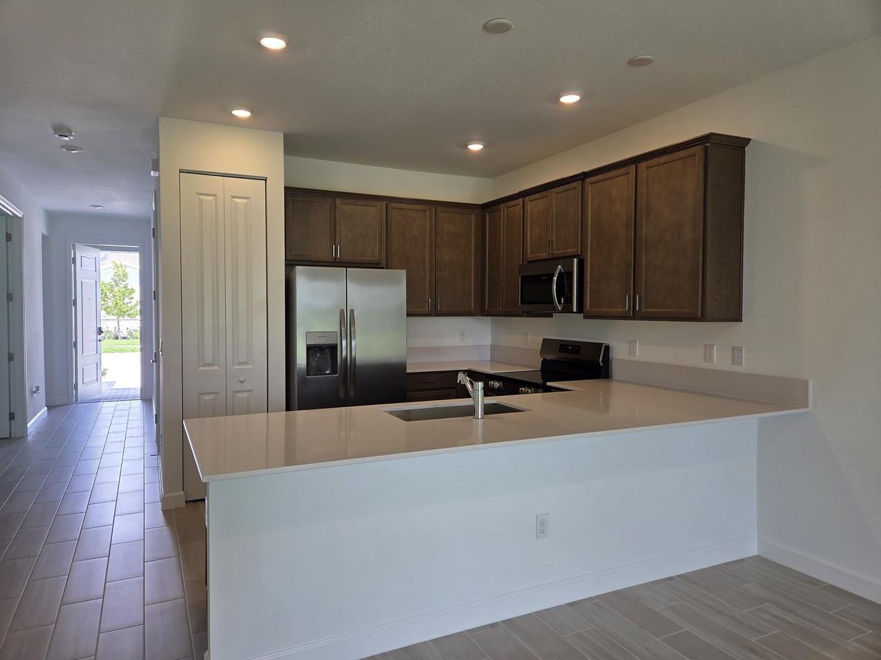 5690 Divine Dr - Photo 6 of 19