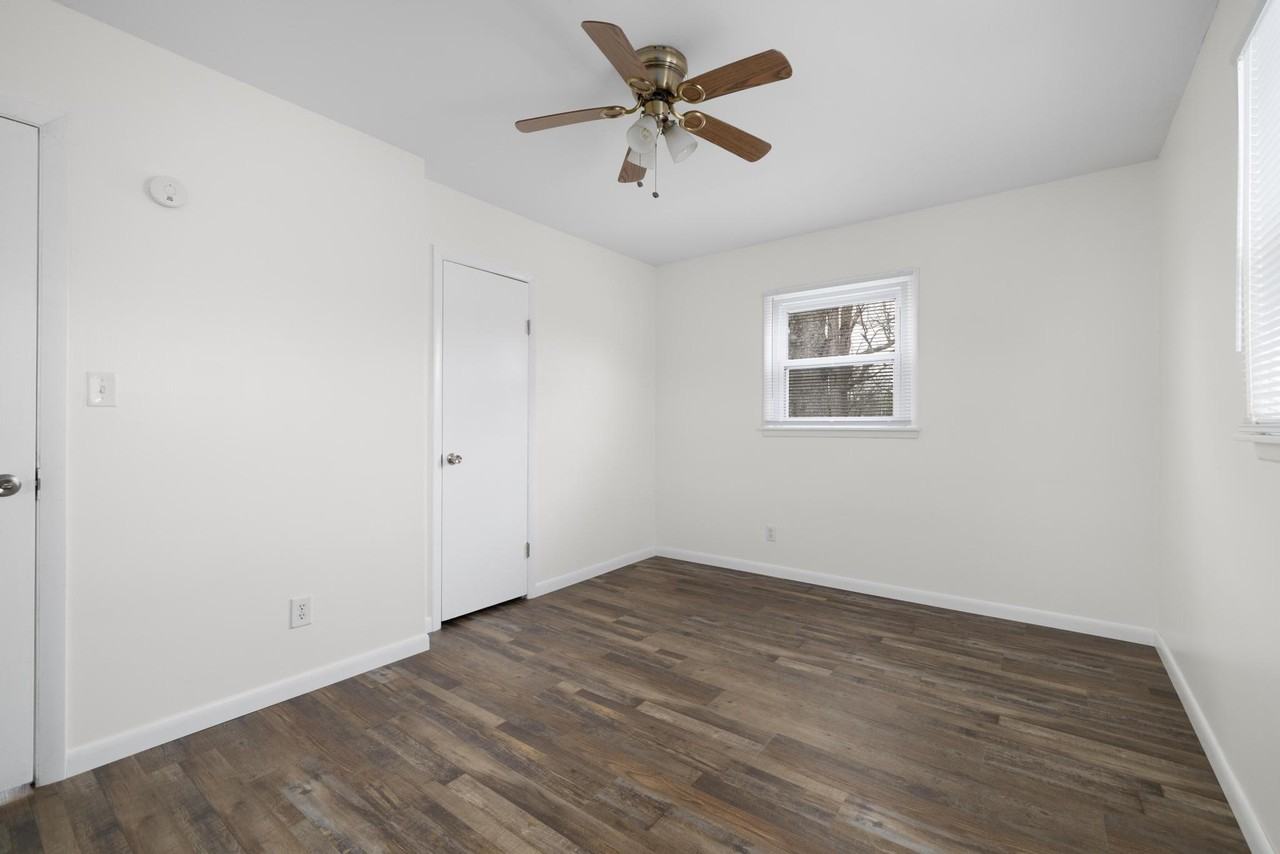 1002A Circle Dr #1 - Photo 7 of 10