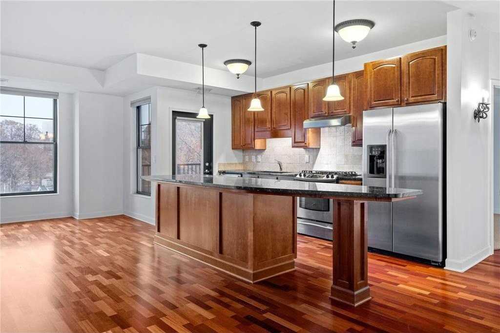 317 Groveland Ave #521 - Photo 4 of 37