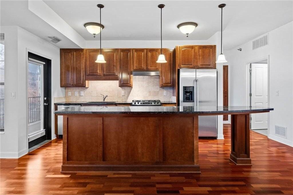 317 Groveland Ave #521 - Photo 5 of 37