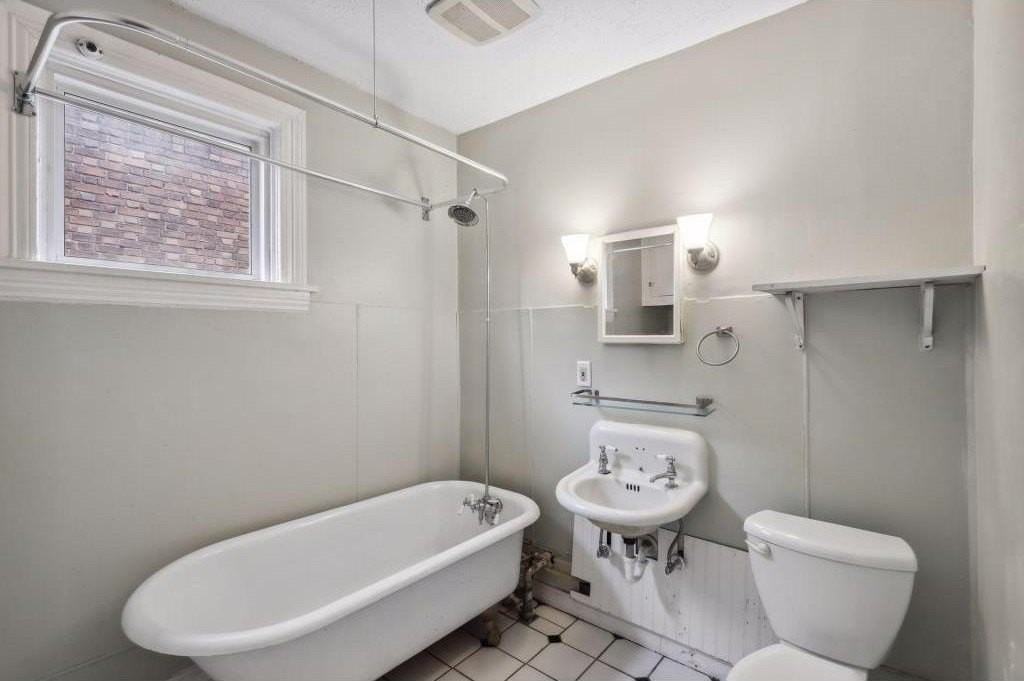 2515 Lyndale Ave S #3 - Photo 7 of 17