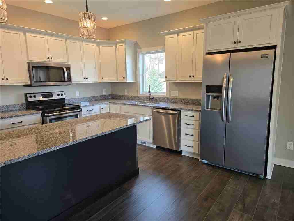 625 3rd St N - Photo 3 of 16