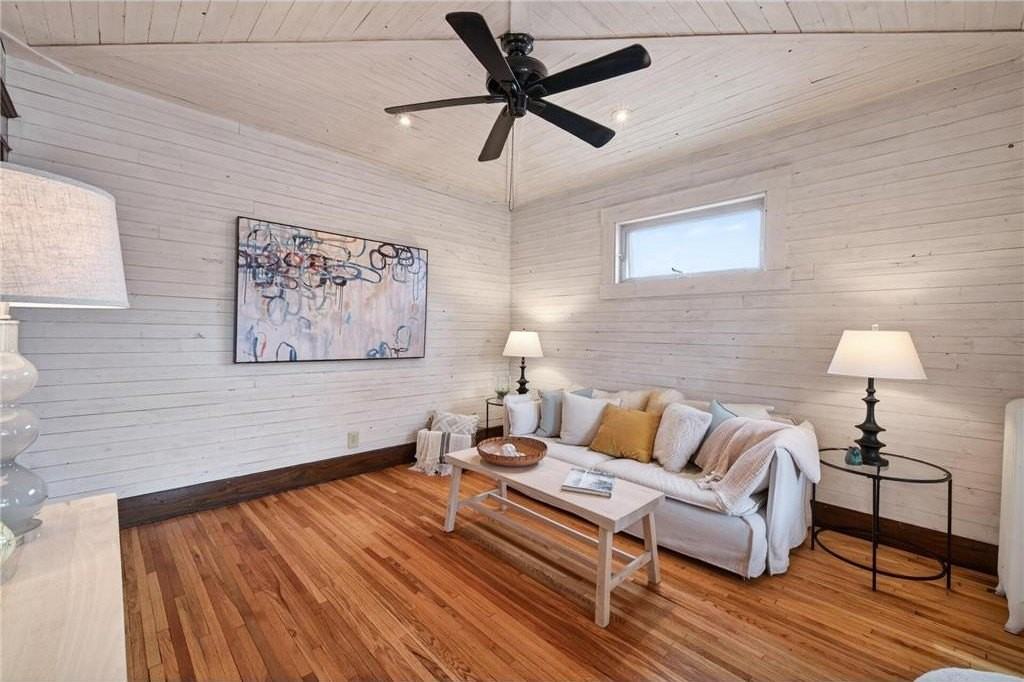 722 Grand Ave #B - Photo 5 of 48