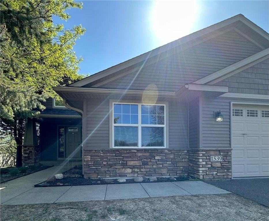 1539 Hydram Ave N - Photo 2 of 14