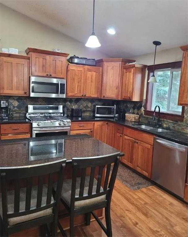 1539 Hydram Ave N - Photo 6 of 14