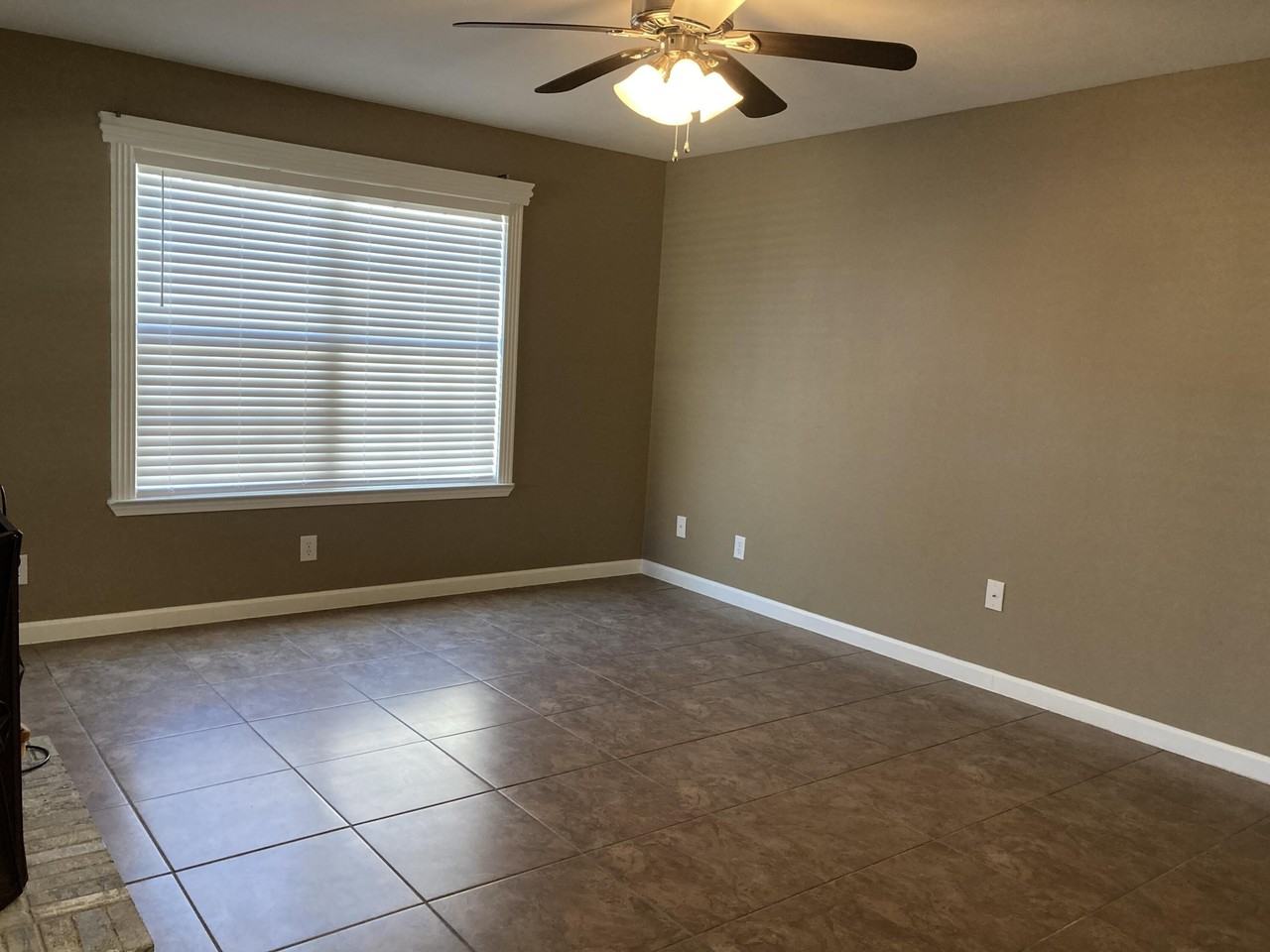 1209 Toby Ln - Photo 5 of 15