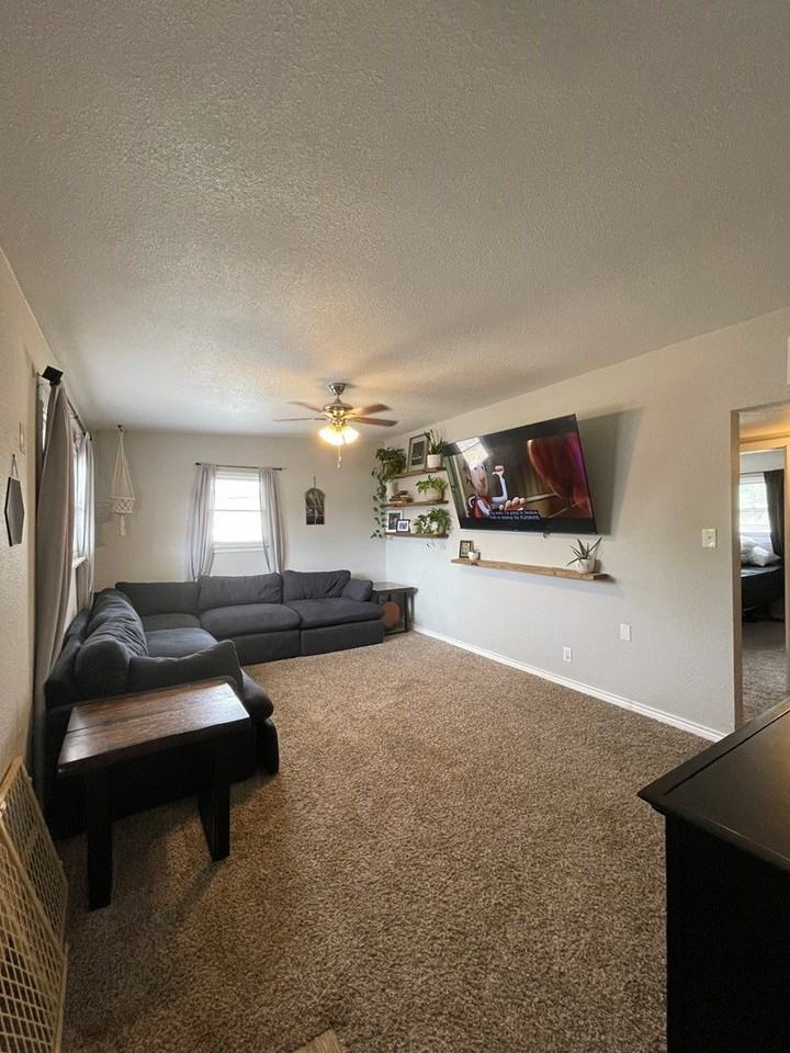 1927 Chapman St - Photo 3 of 20