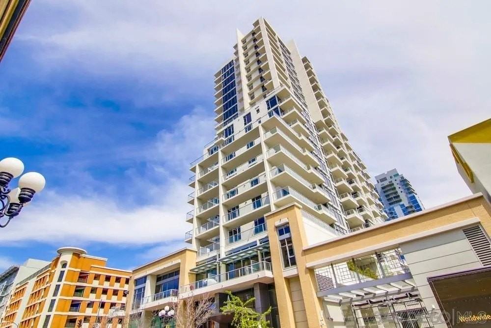 575 6th Ave #1905 - Photo 3 of 42