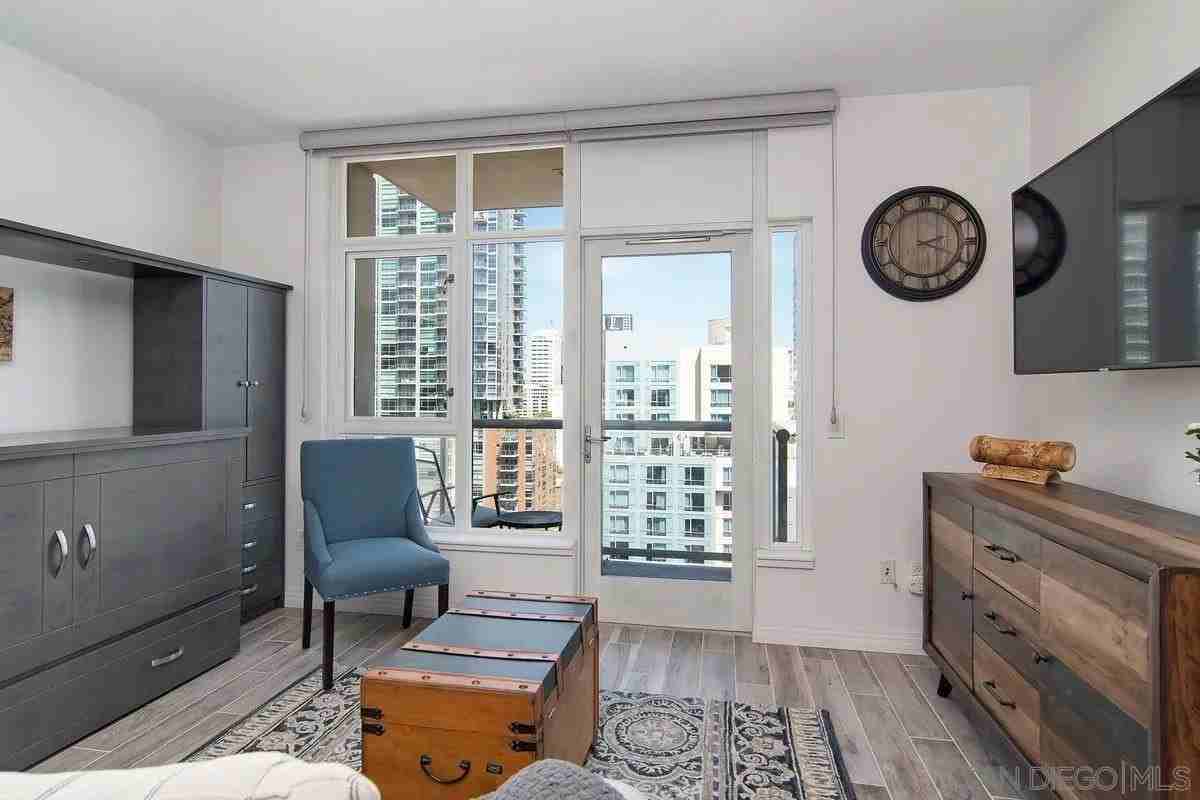 427 9th Ave #1107 - Photo 3 of 26