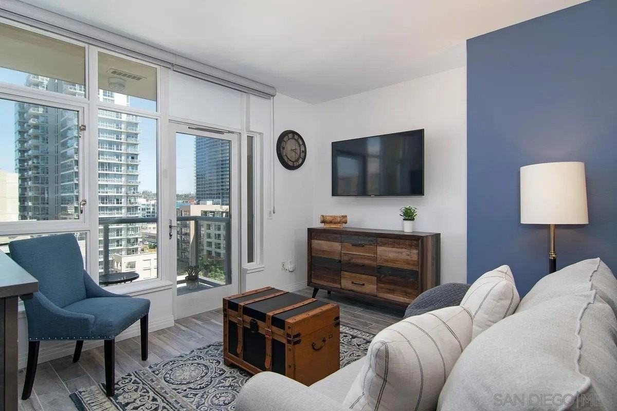 427 9th Ave #1107 - Photo 4 of 26