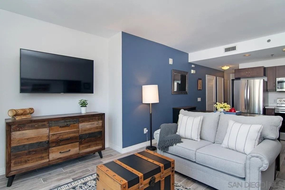 427 9th Ave #1107 - Photo 6 of 26