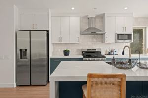 featured image of 2483 Oxford Ave